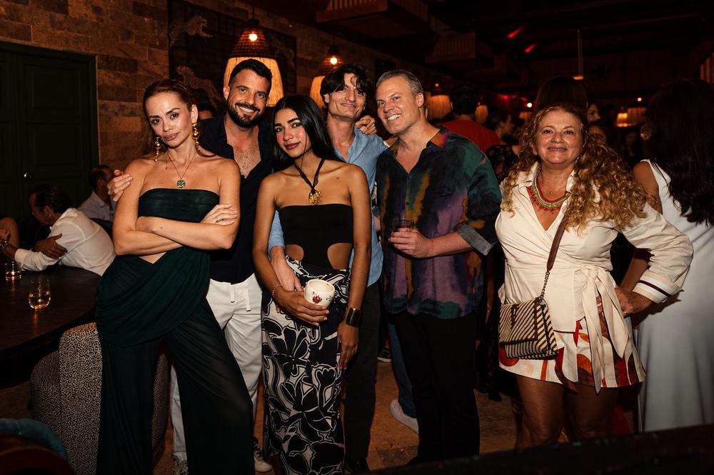 Un grupo de invitados posa en SLVJ