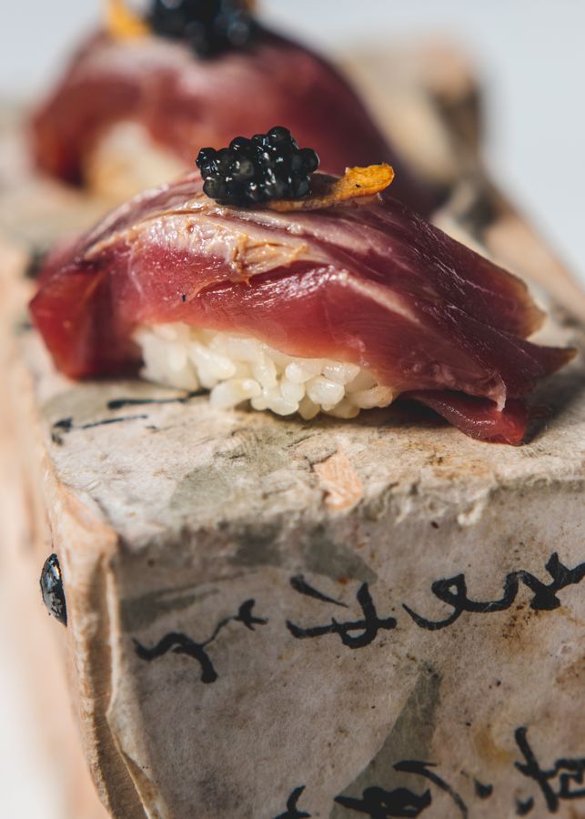 Nigiri de otoro con caviar